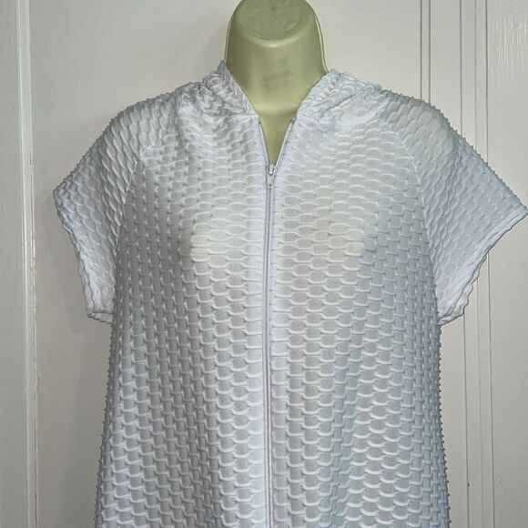 NWOT Dream Beach white polyester/spandex zip front swimsuit coverup - Picture 2 of 8